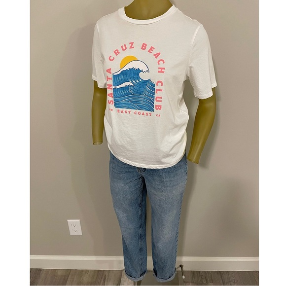 Pieces Santa Cruz Beach Club Graphic Tee. Size small. - Picture 10 of 16